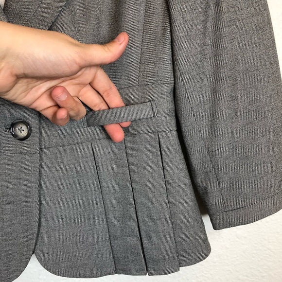 WHBM pleated cropped sleeve jacket size 2 - Picture 4 of 6